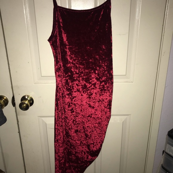 SHEIN red velvet asymmetrical dress - Picture 7 of 7